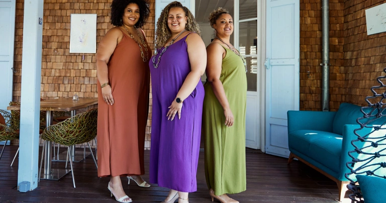 4 raisons de porter de la couleur quand on est une femme ronde